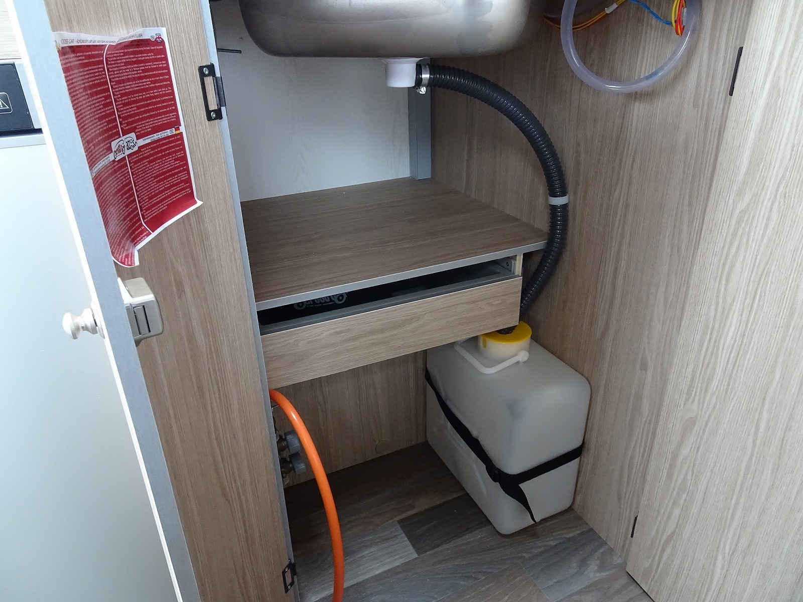 キャンピングカー トレーラー ｴｰｽﾜﾝ 330DL 家庭用ｴｱｺﾝ 登録済未使用車