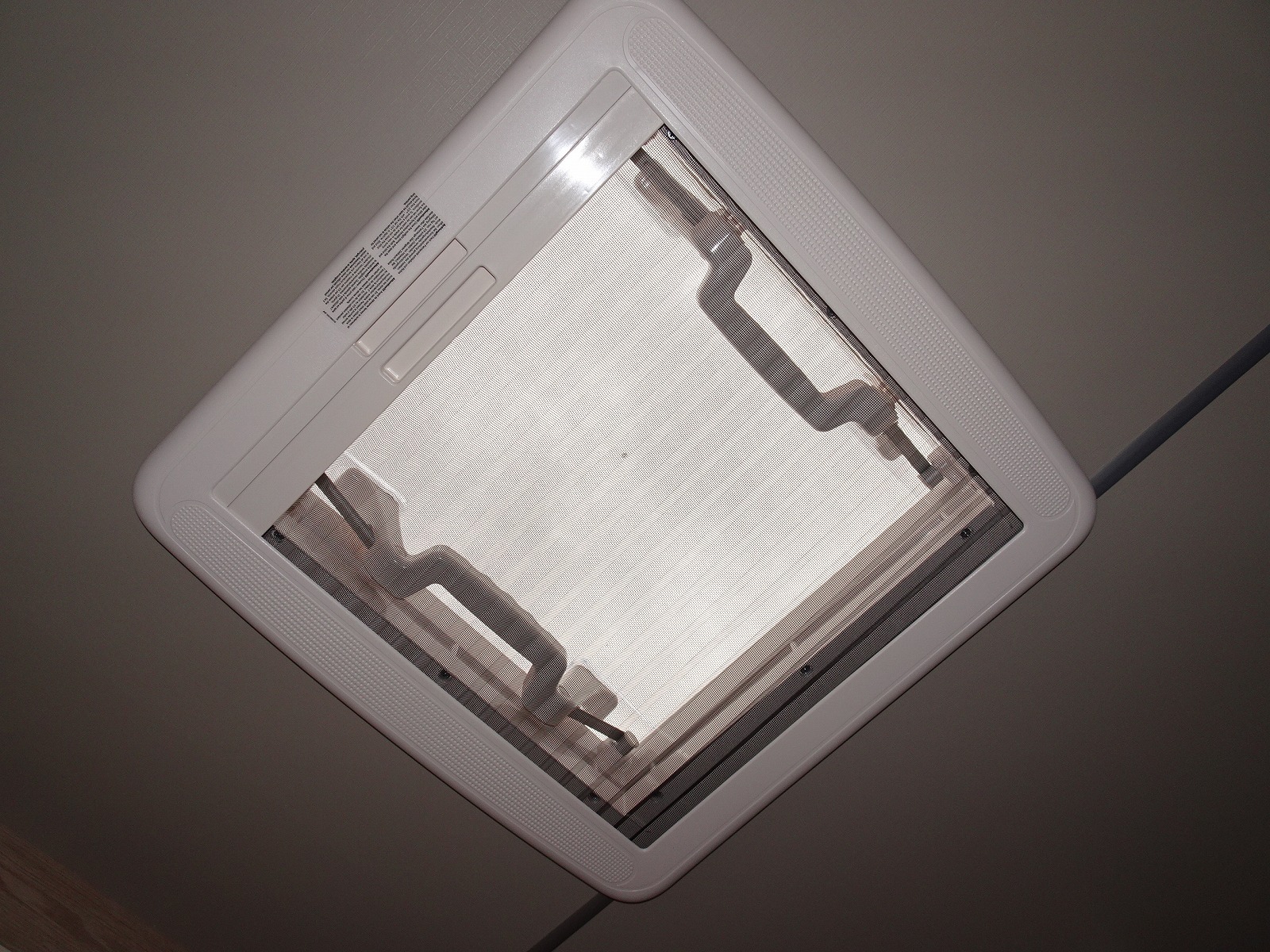 キャンピングカー トレーラー ｴｰｽﾜﾝ 330DL 家庭用ｴｱｺﾝ 登録済未使用車