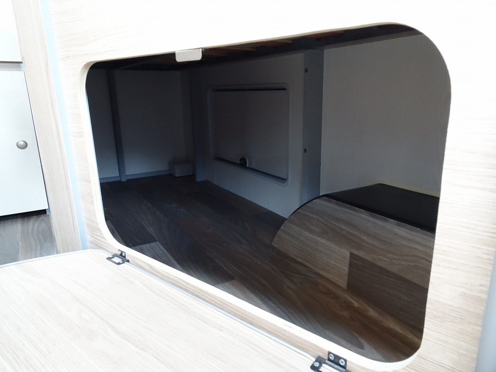 キャンピングカー トレーラー ｴｰｽﾜﾝ 330DL 家庭用ｴｱｺﾝ 登録済未使用車