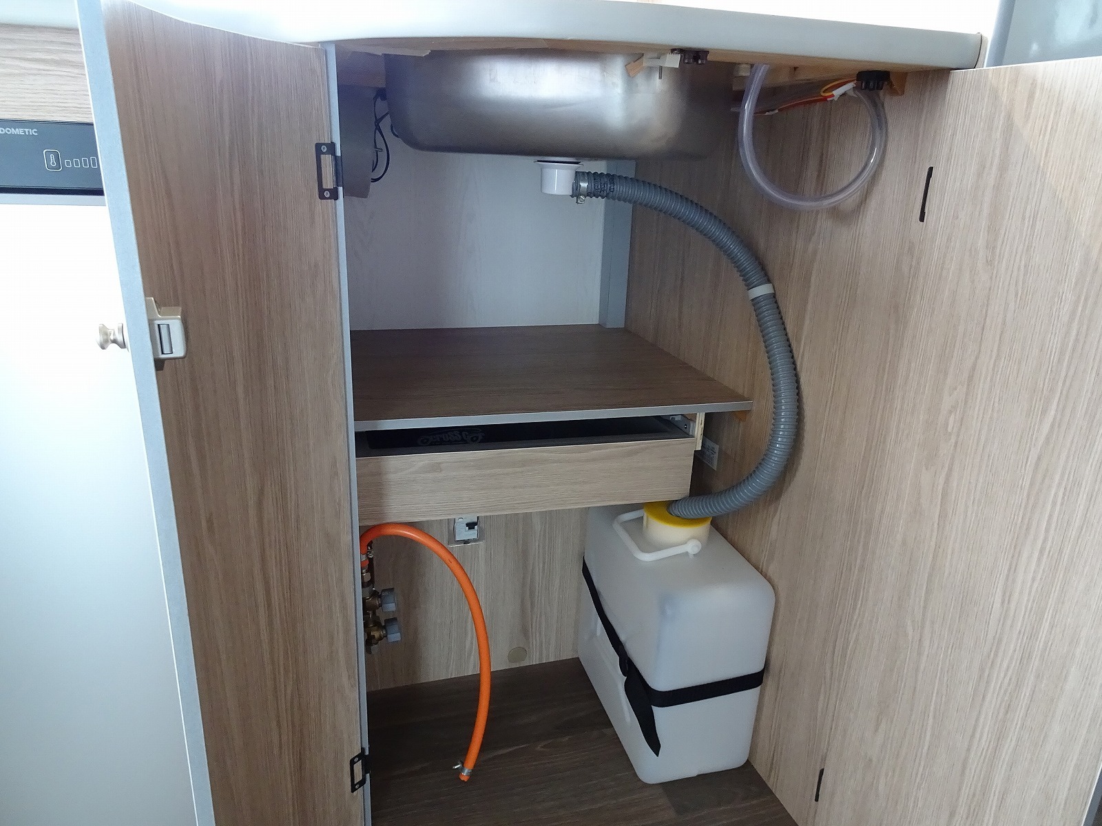 キャンピングカー トレーラー ｴｰｽﾜﾝ330ﾙｰﾑ 登録済未使用車 家庭用ｴｱｺﾝ