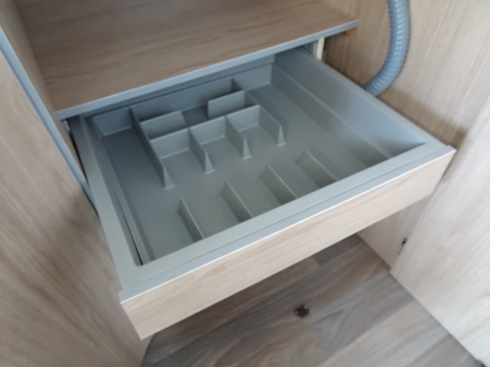 キャンピングカー トレーラー ｴｰｽﾜﾝ330ﾙｰﾑ 登録済未使用車 家庭用ｴｱｺﾝ