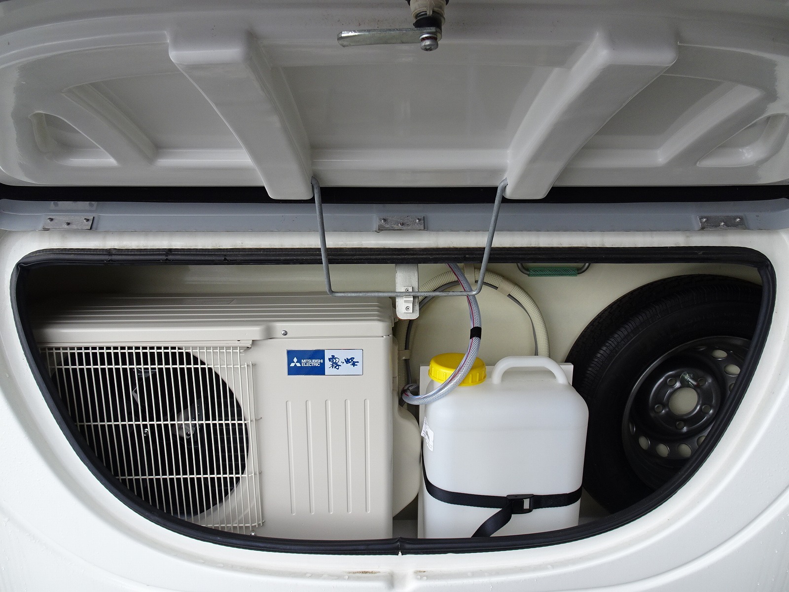 キャンピングカー トレーラー ｴｰｽﾜﾝ330ﾙｰﾑ 登録済未使用車 家庭用ｴｱｺﾝ