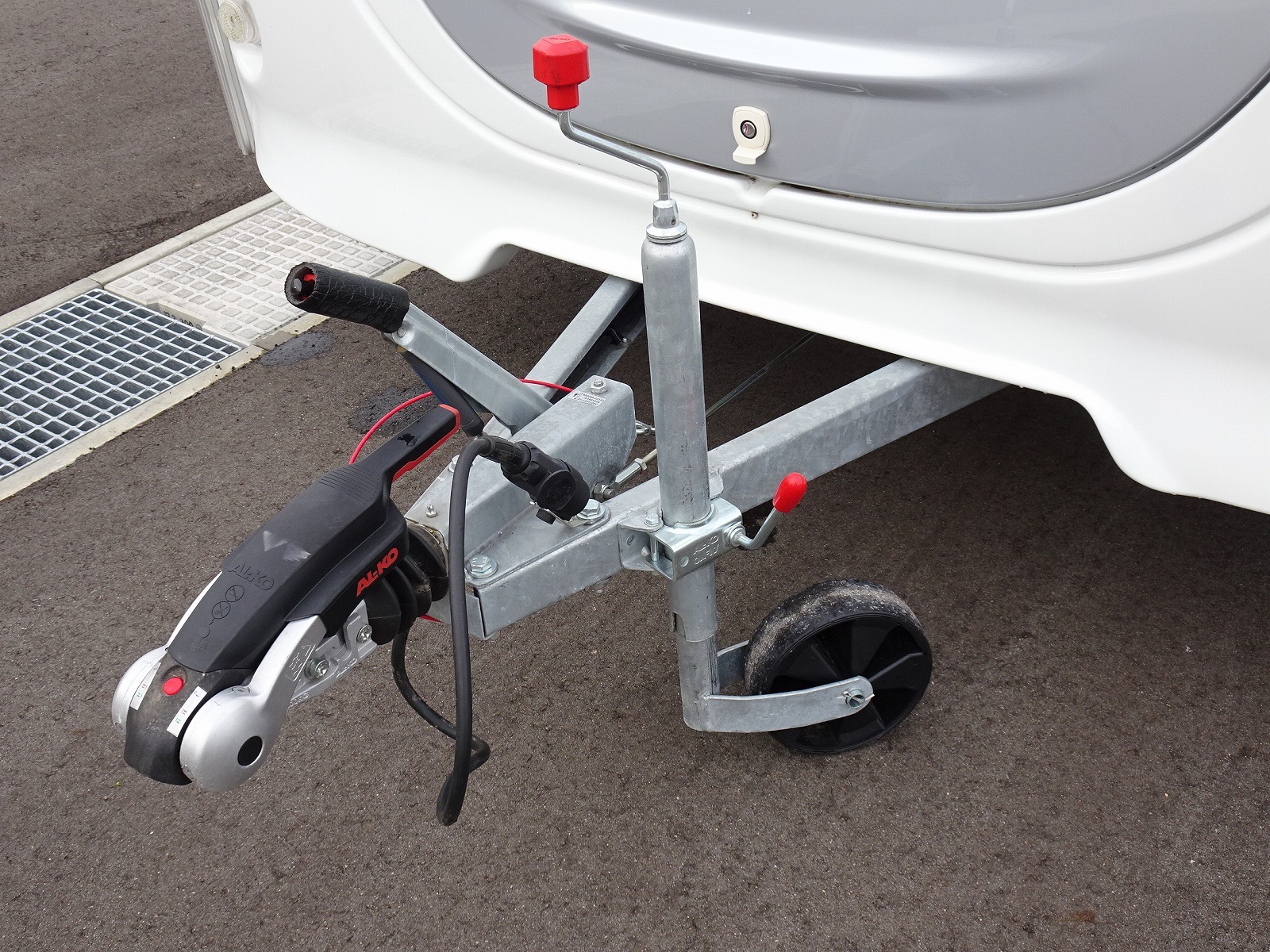 キャンピングカー トレーラー ｴｰｽﾜﾝ330ﾙｰﾑ 登録済未使用車 家庭用ｴｱｺﾝ