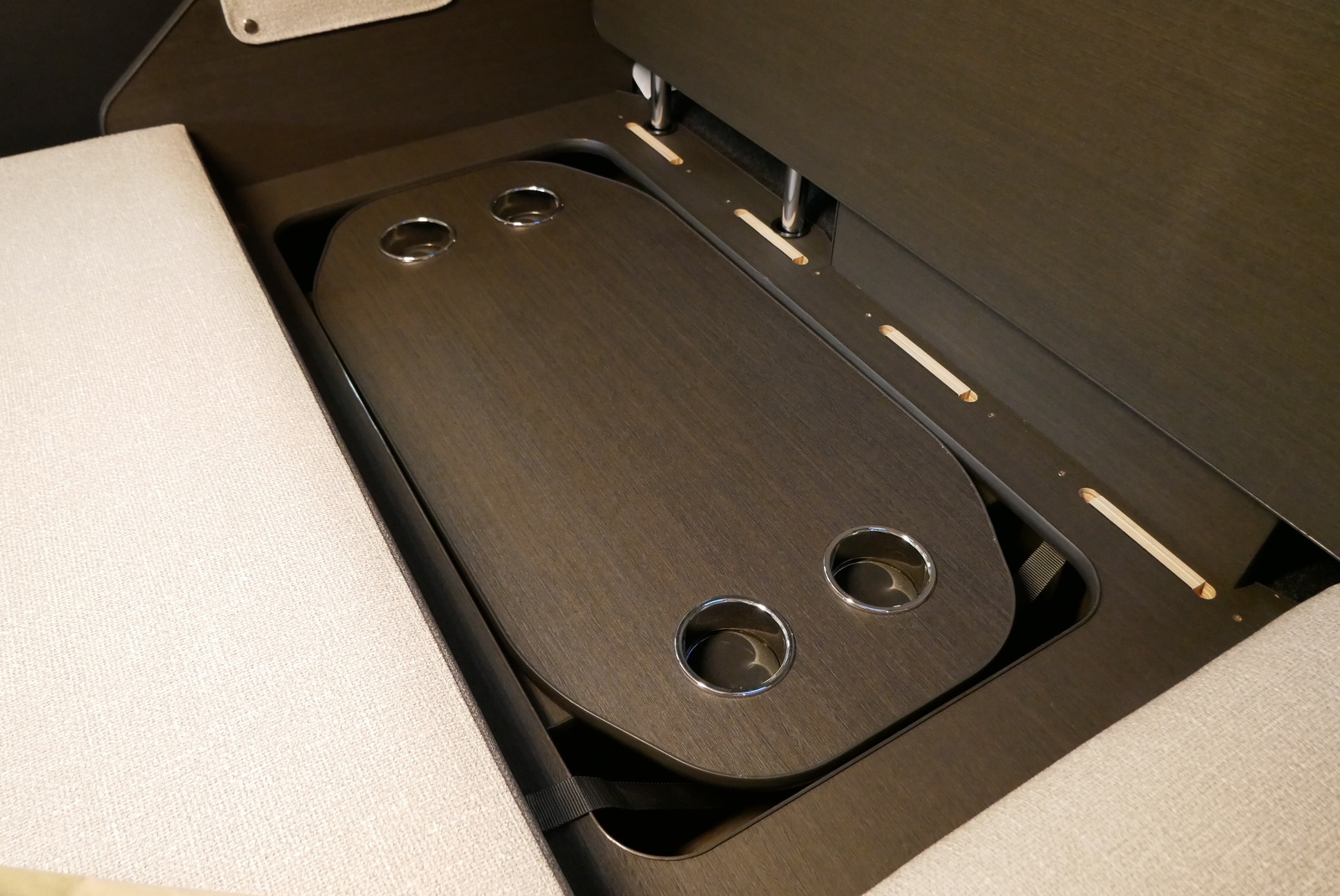 キャンピングカー バンコン ﾊｲｴｰｽ FOCS DS-L 社外ｼｮｯｸｱﾌﾞｿｰﾊﾞｰ