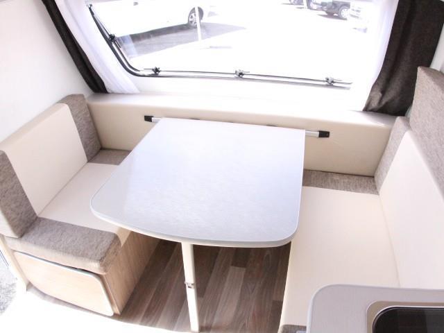 キャンピングカー トレーラー ｴｰｽｷｬﾗﾊﾞﾝ ｴｰｽﾜﾝ330DL 新車 輸入車