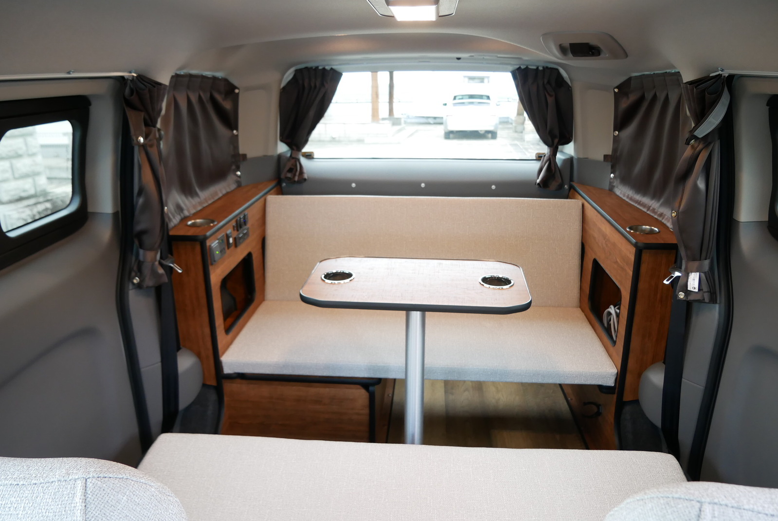 キャンピングカー バンコン NV200ﾊﾞﾈｯﾄ  FOCS ﾙｿ