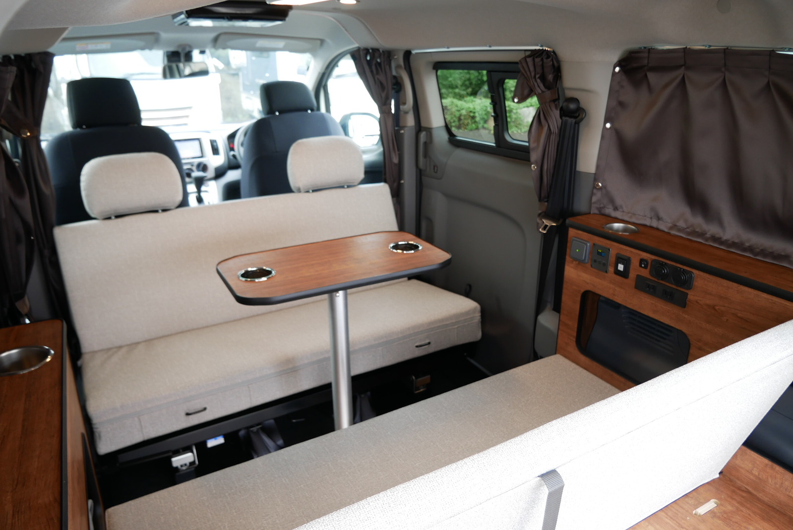 キャンピングカー バンコン NV200ﾊﾞﾈｯﾄ  FOCS ﾙｿ