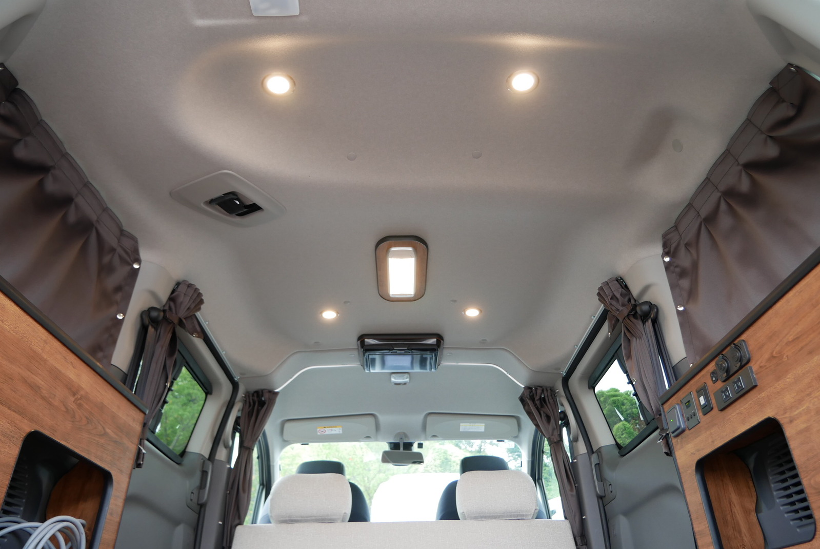 キャンピングカー バンコン NV200ﾊﾞﾈｯﾄ  FOCS ﾙｿ