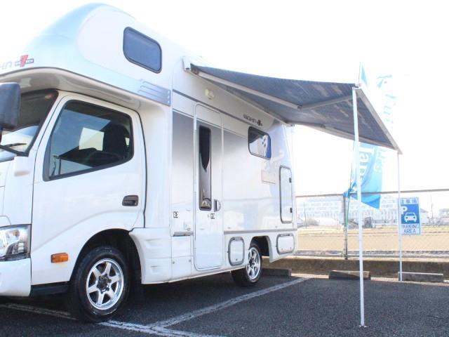 キャンピングカー キャブコン 東和 ｳﾞｫｰﾝR2Bｽﾞｨｰﾍﾞﾝ家庭用AC ｿｰﾗｰ