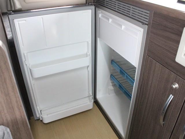 キャンピングカー キャブコン 東和 ｳﾞｫｰﾝR2Bｽﾞｨｰﾍﾞﾝ家庭用AC ｿｰﾗｰ