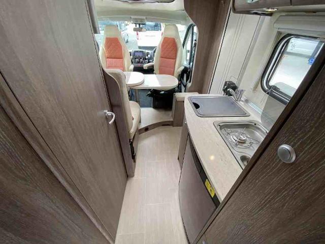 キャンピングカー キャブコン ﾃﾞｭｶﾄ ﾊﾞｰｽﾄﾅｰ ﾌﾞﾚﾋﾞｵ t605