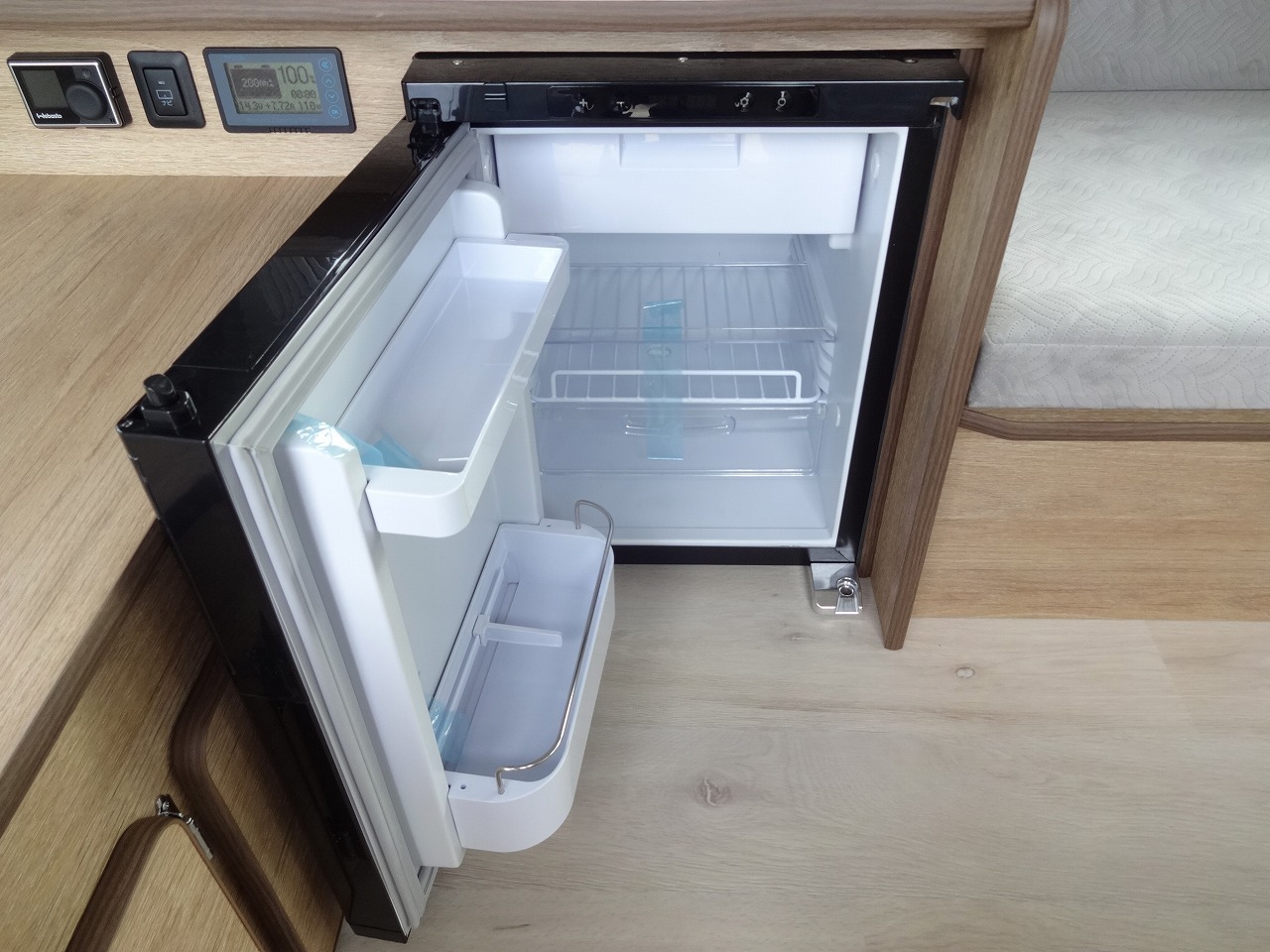 キャンピングカー バンコン ﾊｲｴｰｽ FOCS FIKA 新車展示車 ｵｰﾀﾞｰ受付中