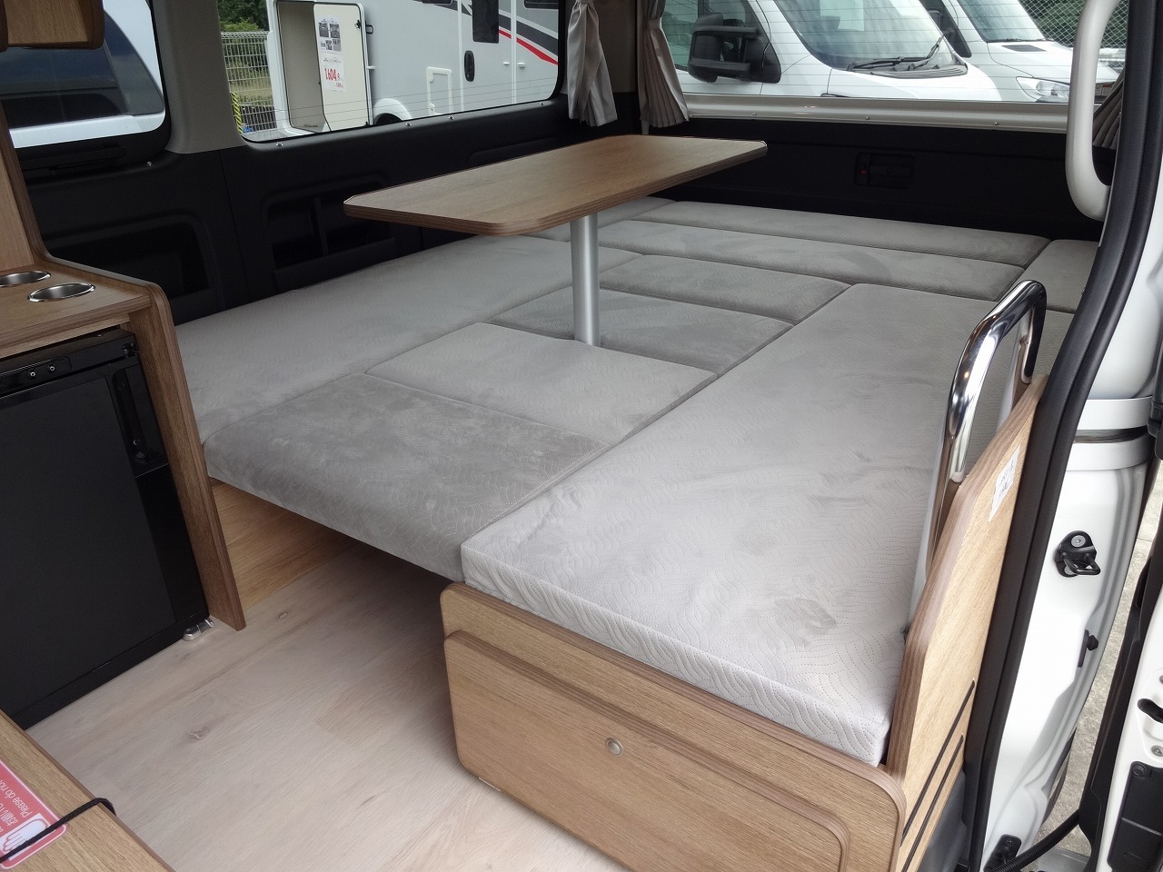 キャンピングカー バンコン ﾊｲｴｰｽ FOCS FIKA 新車展示車 ｵｰﾀﾞｰ受付中