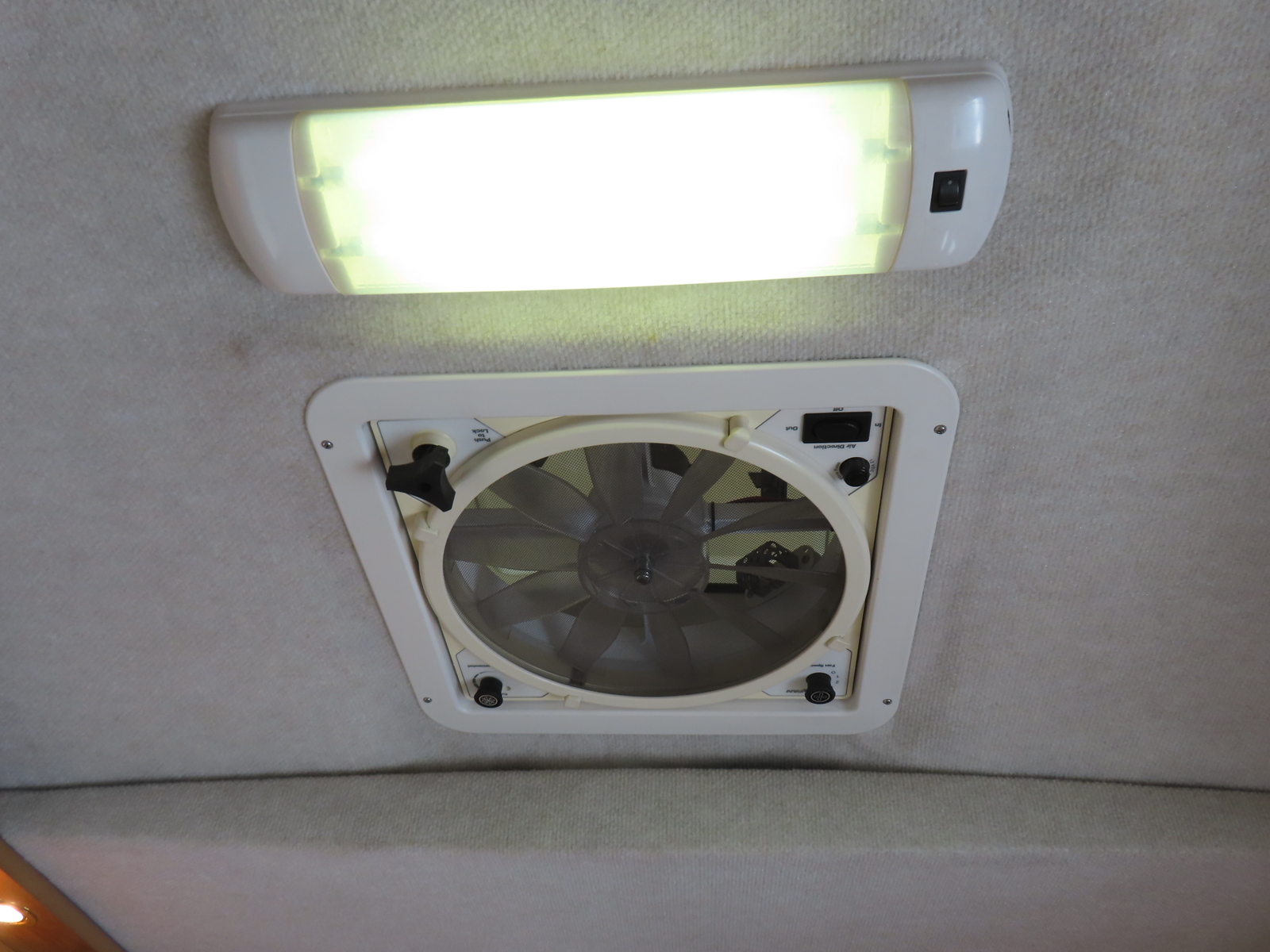 キャンピングカー キャブコン ｶﾑﾛｰﾄﾞ ﾊﾞﾝﾃｯｸ ｼﾞﾙ520 FFﾋｰﾀｰ