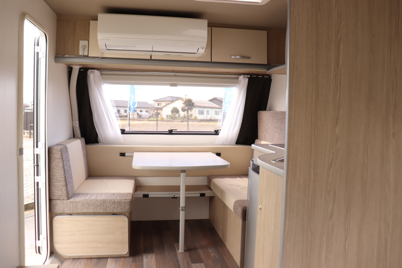 キャンピングカー トレーラー ｴｰｽｷｬﾗﾊﾞﾝ ｴｰｽ330ﾙｰﾑ 登録済未使用車