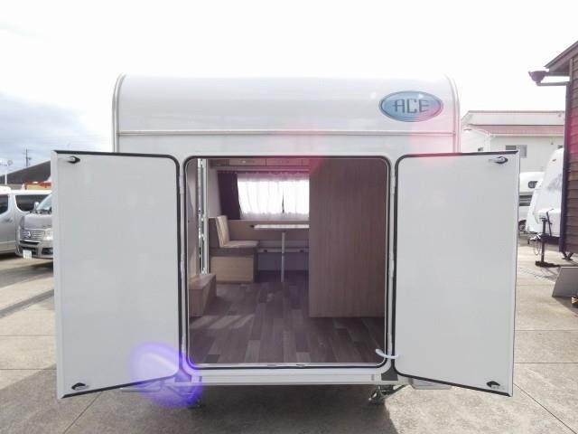 キャンピングカー トレーラー ｴｰｽｷｬﾗﾊﾞﾝ ｴｰｽ330ﾙｰﾑ 登録済未使用車