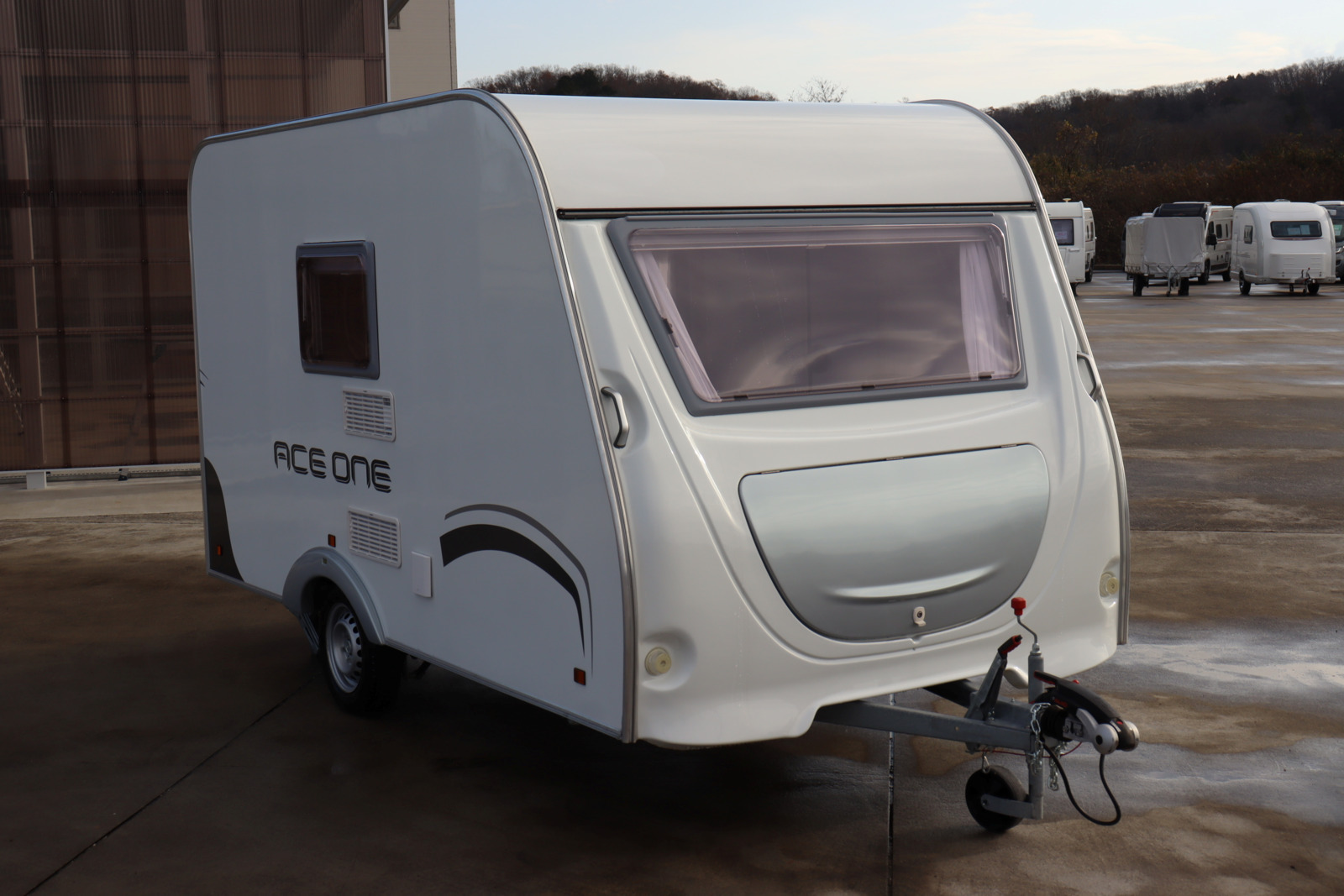 キャンピングカー トレーラー ｴｰｽｷｬﾗﾊﾞﾝ ｴｰｽ330ﾙｰﾑ 登録済未使用車