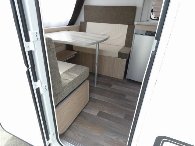 キャンピングカー トレーラー ｴｰｽｷｬﾗﾊﾞﾝ ｴｰｽ330ﾙｰﾑ 登録済未使用車