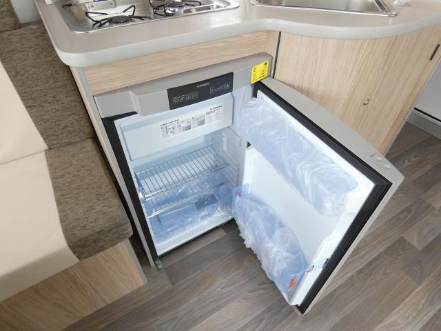 キャンピングカー トレーラー ｴｰｽｷｬﾗﾊﾞﾝ ｴｰｽ330ﾙｰﾑ 登録済未使用車