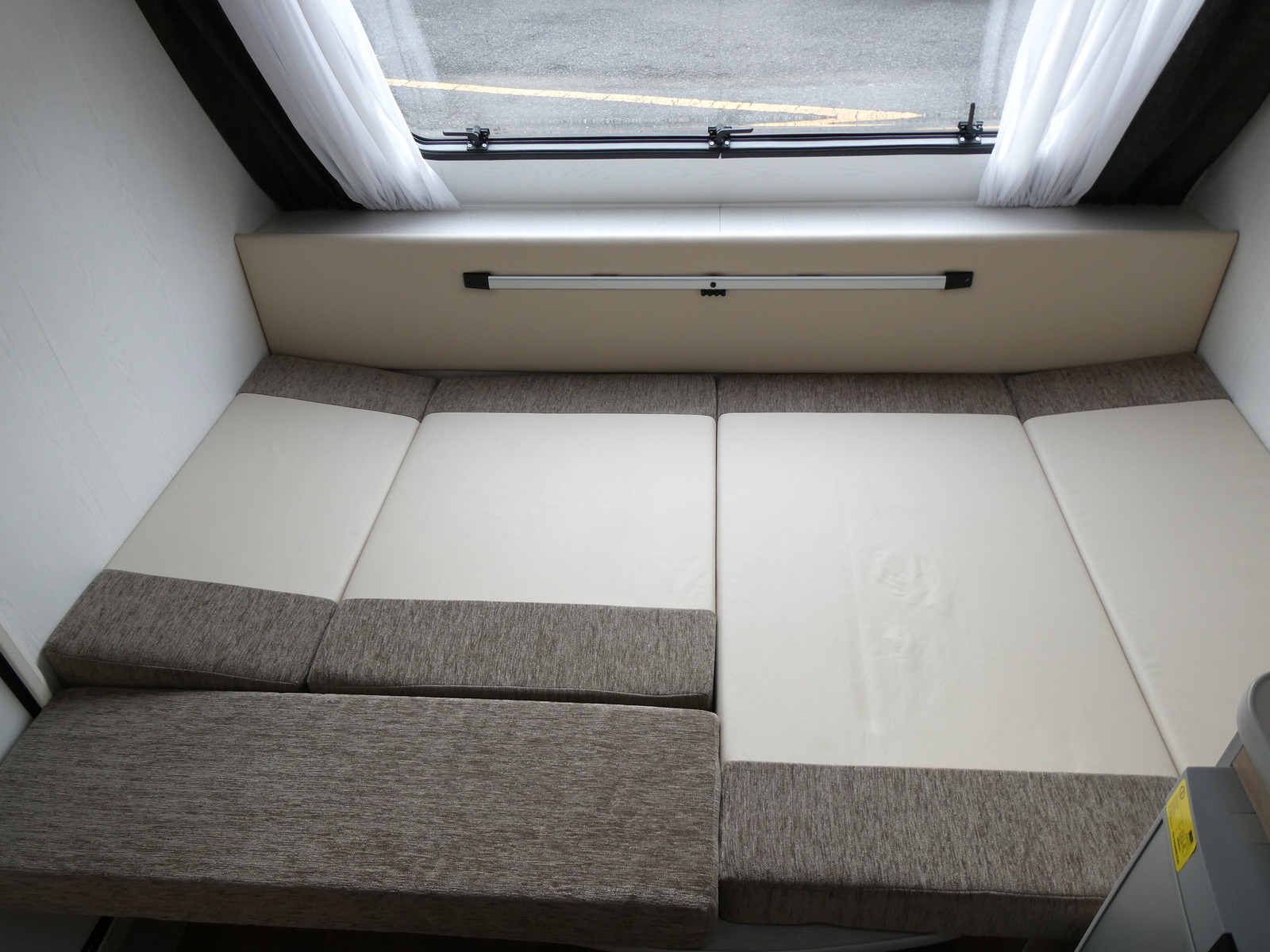 キャンピングカー トレーラー ｴｰｽｷｬﾗﾊﾞﾝｽﾞ　ｴｰｽ330DL　未使用車(未登録車)