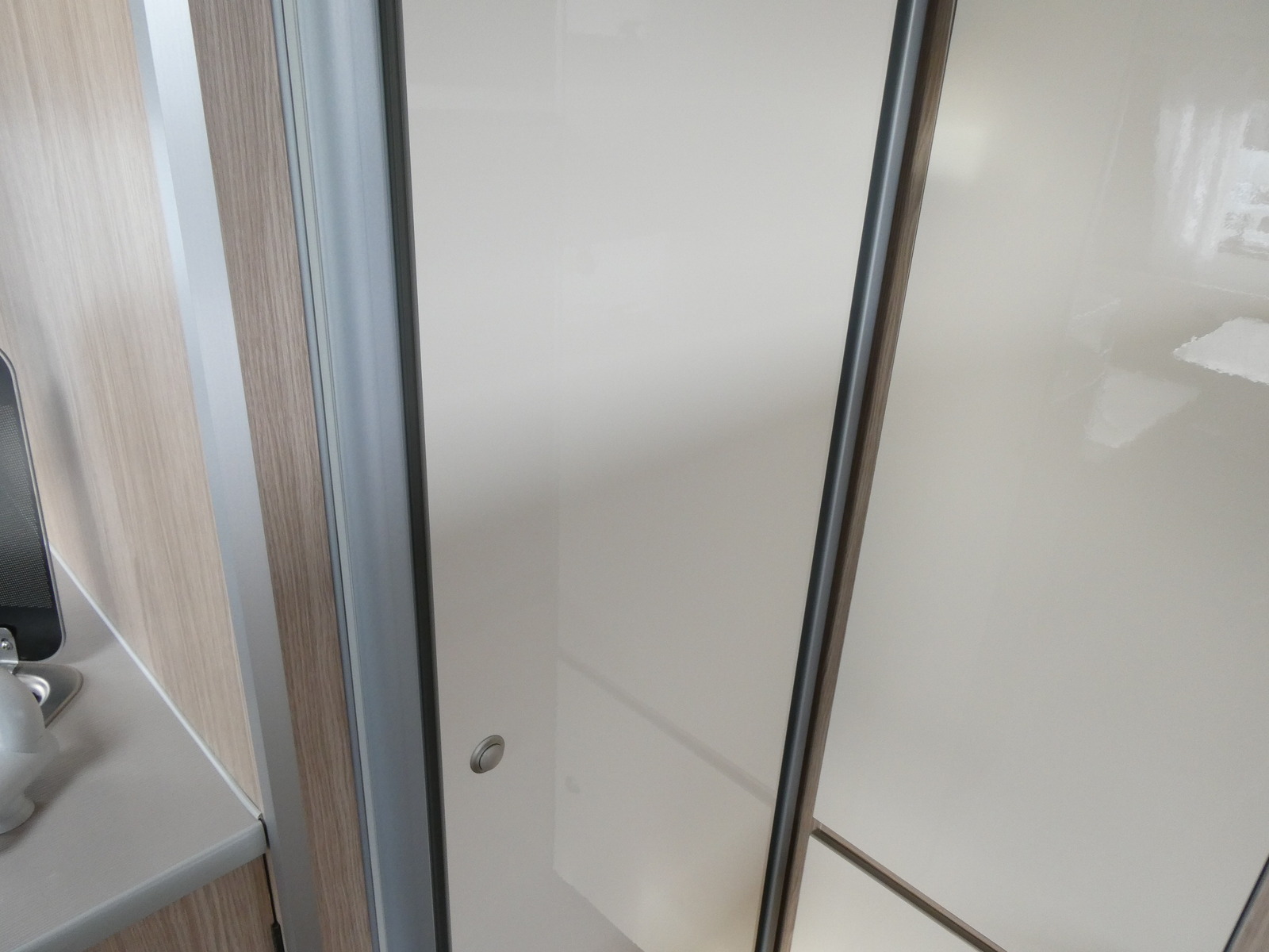 キャンピングカー トレーラー ｴｰｽｷｬﾗﾊﾞﾝｽﾞ　ｴｰｽ330DL　未使用車(未登録車)