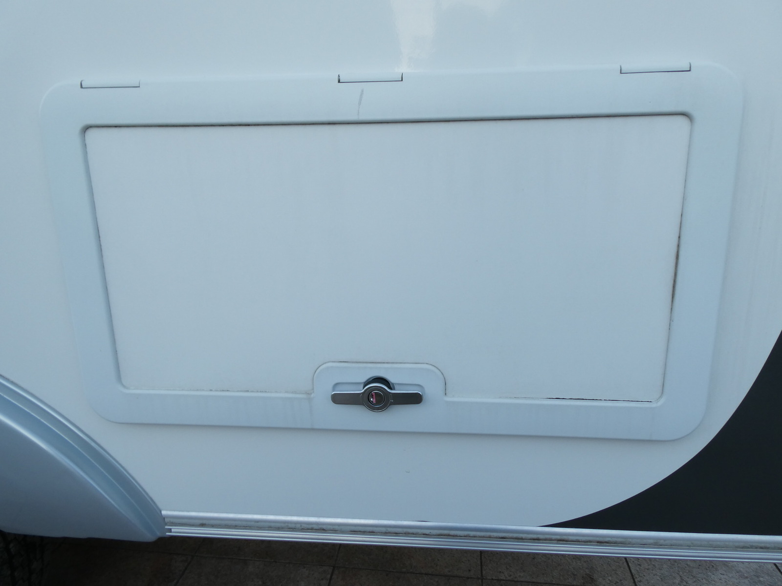 キャンピングカー トレーラー ｴｰｽｷｬﾗﾊﾞﾝｽﾞ　ｴｰｽ330DL　未使用車(未登録車)