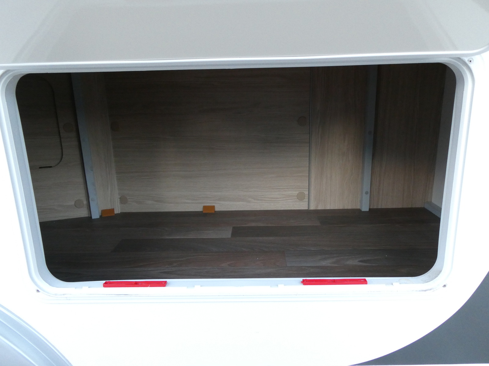 キャンピングカー トレーラー ｴｰｽｷｬﾗﾊﾞﾝｽﾞ　ｴｰｽ330DL　未使用車(未登録車)