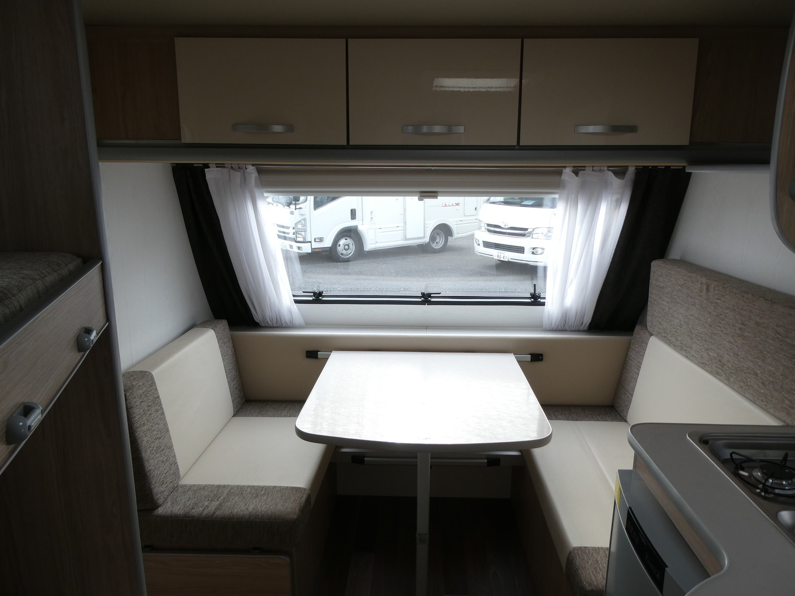 キャンピングカー トレーラー ｴｰｽｷｬﾗﾊﾞﾝｽﾞ　ｴｰｽ330DL　未使用車(未登録車)