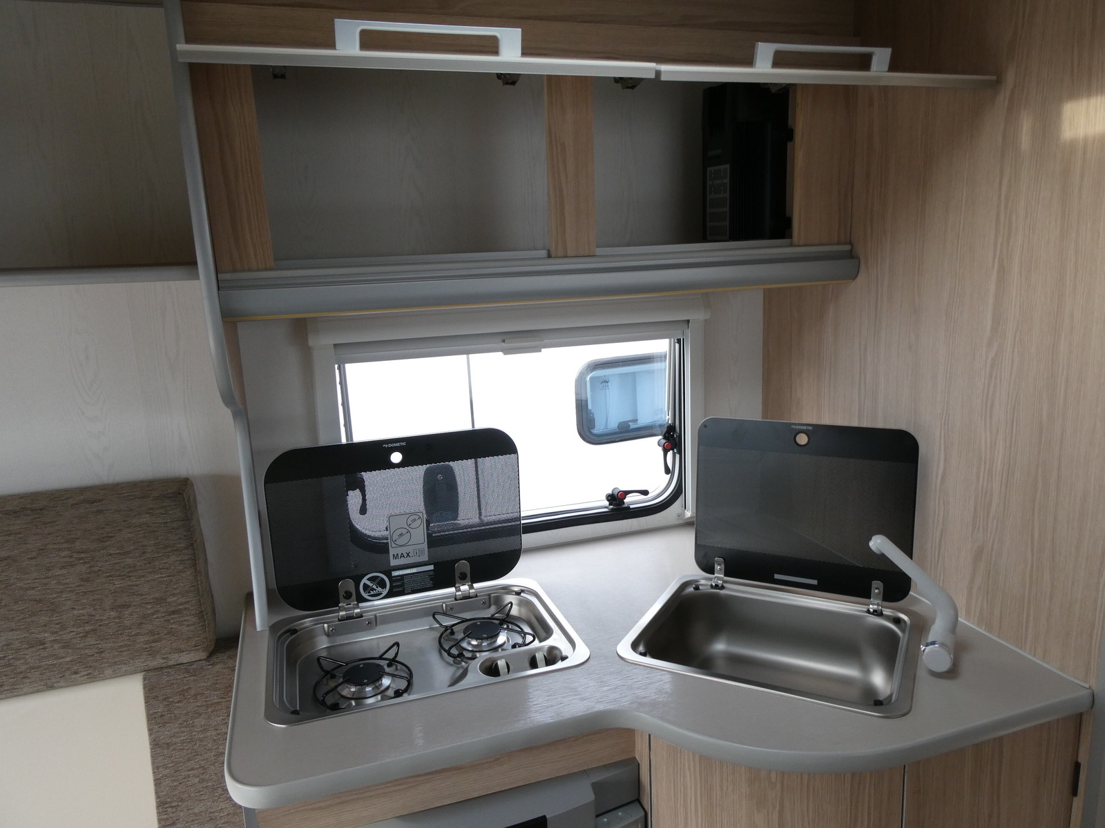 キャンピングカー トレーラー ｴｰｽｷｬﾗﾊﾞﾝｽﾞ　ｴｰｽ330DL　未使用車(未登録車)