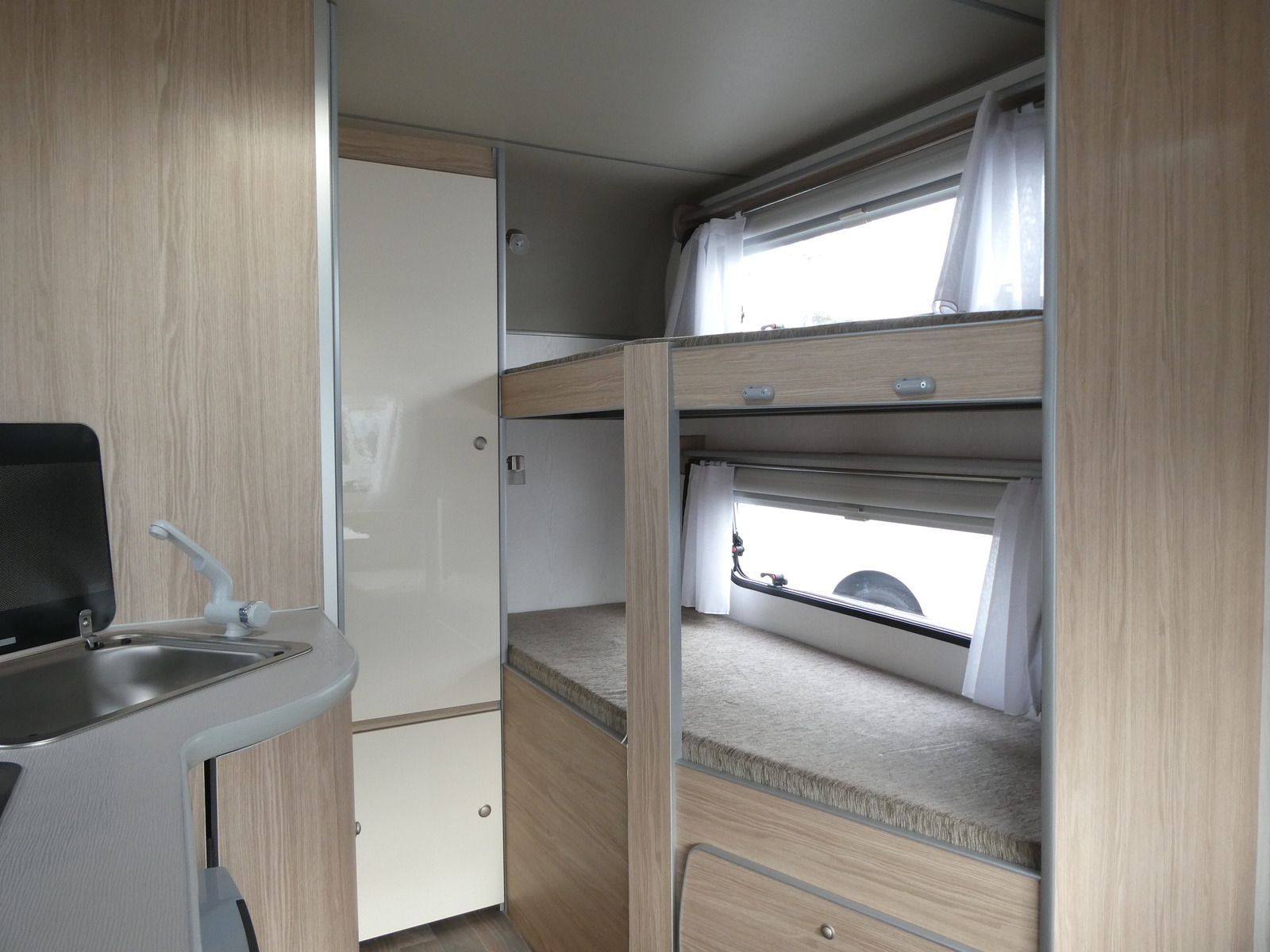 キャンピングカー トレーラー ｴｰｽｷｬﾗﾊﾞﾝｽﾞ　ｴｰｽ330DL　未使用車(未登録車)