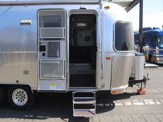 キャンピングカー トレーラー ｴｱｽﾄﾘｰﾑ ｲﾝﾀｰﾅｼｮﾅﾙｾﾚﾆﾃｨ23CB