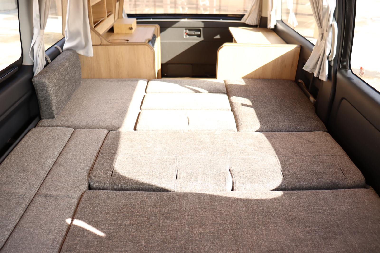 キャンピングカー バンコン ﾊｲｴｰｽ FOCS DS-F 4WD FFﾋｰﾀｰ