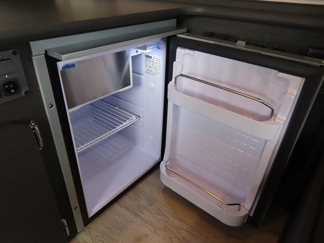 キャンピングカー バンコン ﾊｲｴｰｽ FOCS DSｺﾝﾊﾟｸﾄ　FFﾋｰﾀｰ