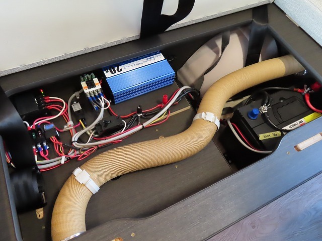 キャンピングカー バンコン ﾊｲｴｰｽ FOCS DSｺﾝﾊﾟｸﾄ　FFﾋｰﾀｰ