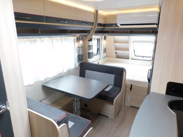 キャンピングカー トレーラー ﾎﾋﾞｰ 490KMF 要牽引免許 家庭用AC