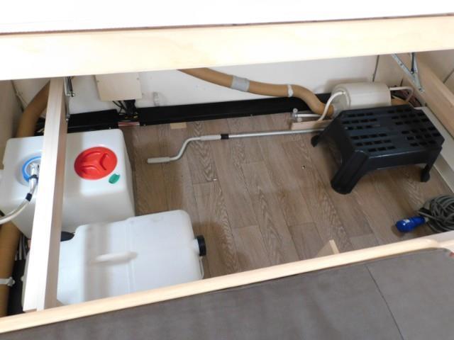 キャンピングカー トレーラー ﾎﾋﾞｰ 490KMF 要牽引免許 家庭用AC
