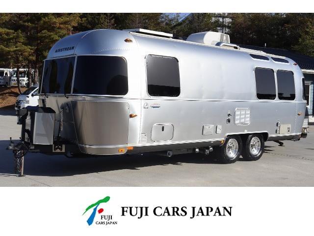 キャンピングカー トレーラー エアストリーム フライングクラウド 要牽引免許