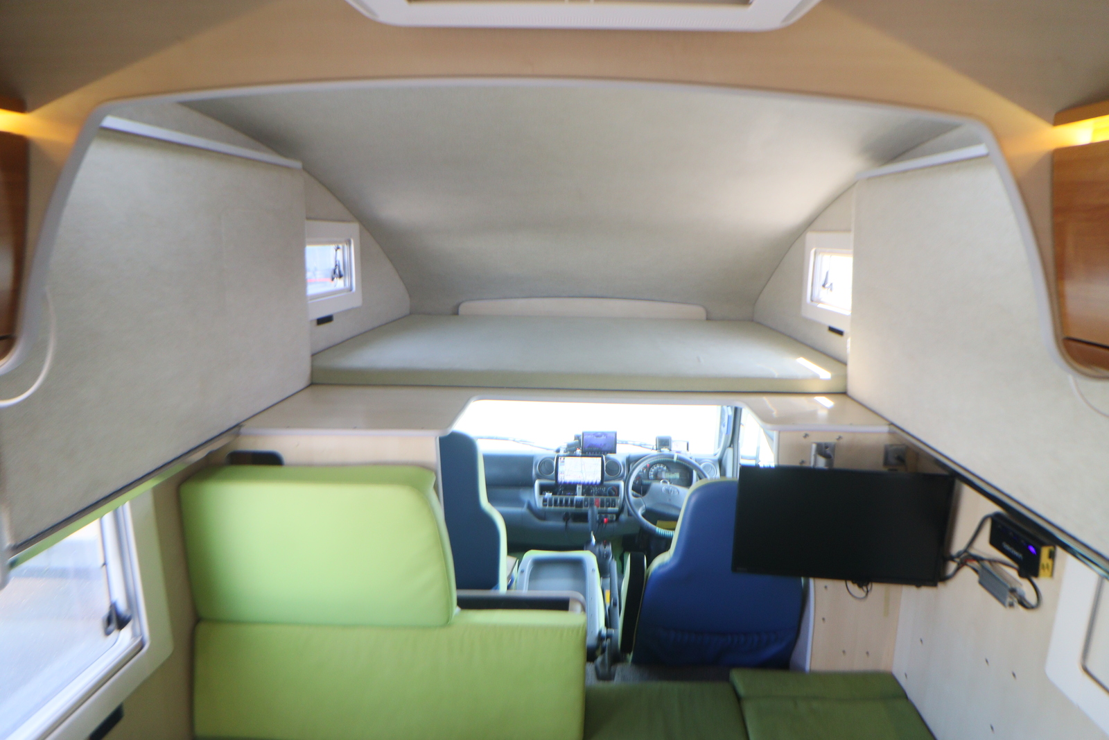 キャンピングカー キャブコン ｶﾑﾛｰﾄﾞ ﾊﾞﾝﾃｯｸ ｺﾙﾄﾞﾘｰﾌﾞｽ 4WD