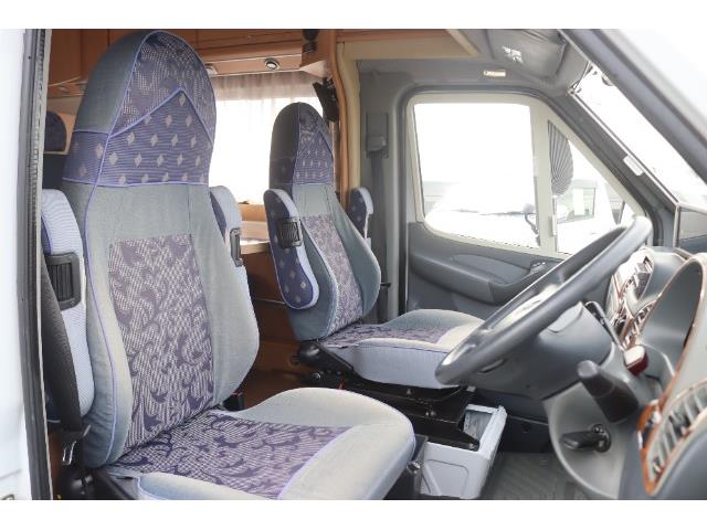 キャンピングカー キャブコン ﾍﾞﾝﾂ ﾊﾞｰｽﾄﾅｰ T-STAR680 発電機