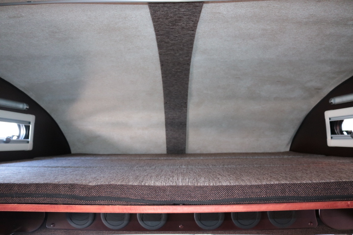 キャンピングカー バスコン ｺｰｽﾀｰ ﾅｯﾂRV ﾎﾞｰﾀﾞｰﾊﾞﾝｸｽ　家庭用AC