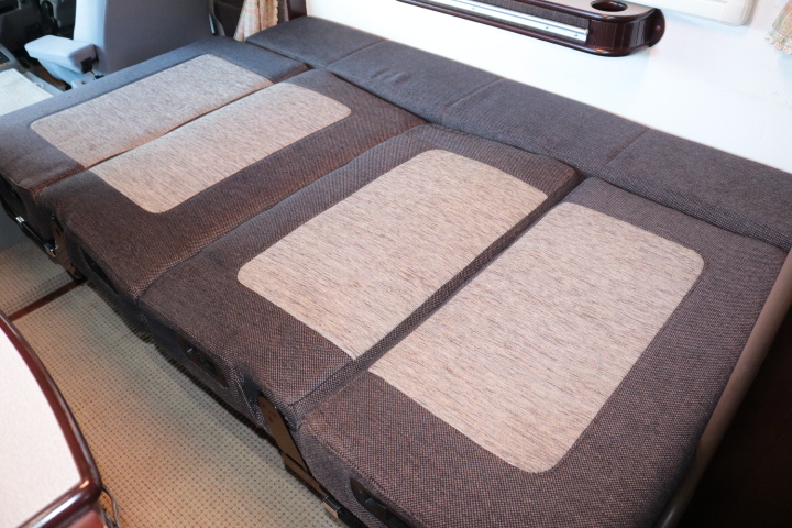 キャンピングカー バスコン ｺｰｽﾀｰ ﾅｯﾂRV ﾎﾞｰﾀﾞｰﾊﾞﾝｸｽ　家庭用AC