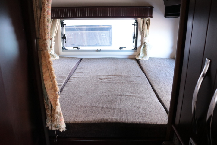 キャンピングカー バスコン ｺｰｽﾀｰ ﾅｯﾂRV ﾎﾞｰﾀﾞｰﾊﾞﾝｸｽ　家庭用AC