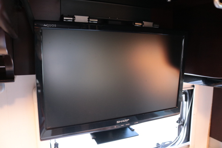 キャンピングカー バスコン ｺｰｽﾀｰ ﾅｯﾂRV ﾎﾞｰﾀﾞｰﾊﾞﾝｸｽ　家庭用AC