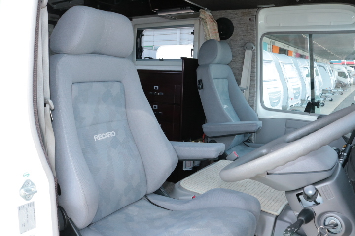 キャンピングカー バスコン ｺｰｽﾀｰ ﾅｯﾂRV ﾎﾞｰﾀﾞｰﾊﾞﾝｸｽ　家庭用AC