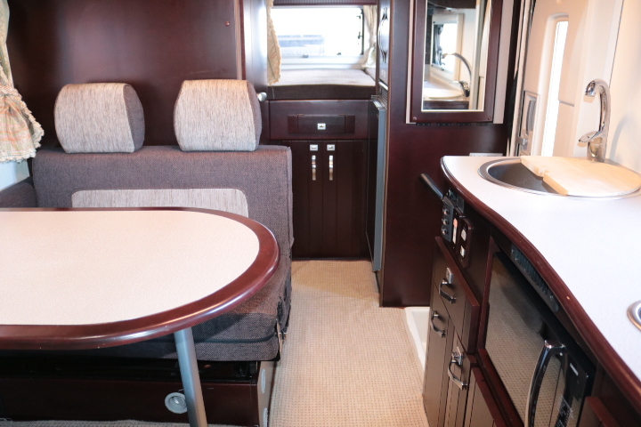 キャンピングカー バスコン ｺｰｽﾀｰ ﾅｯﾂRV ﾎﾞｰﾀﾞｰﾊﾞﾝｸｽ　家庭用AC