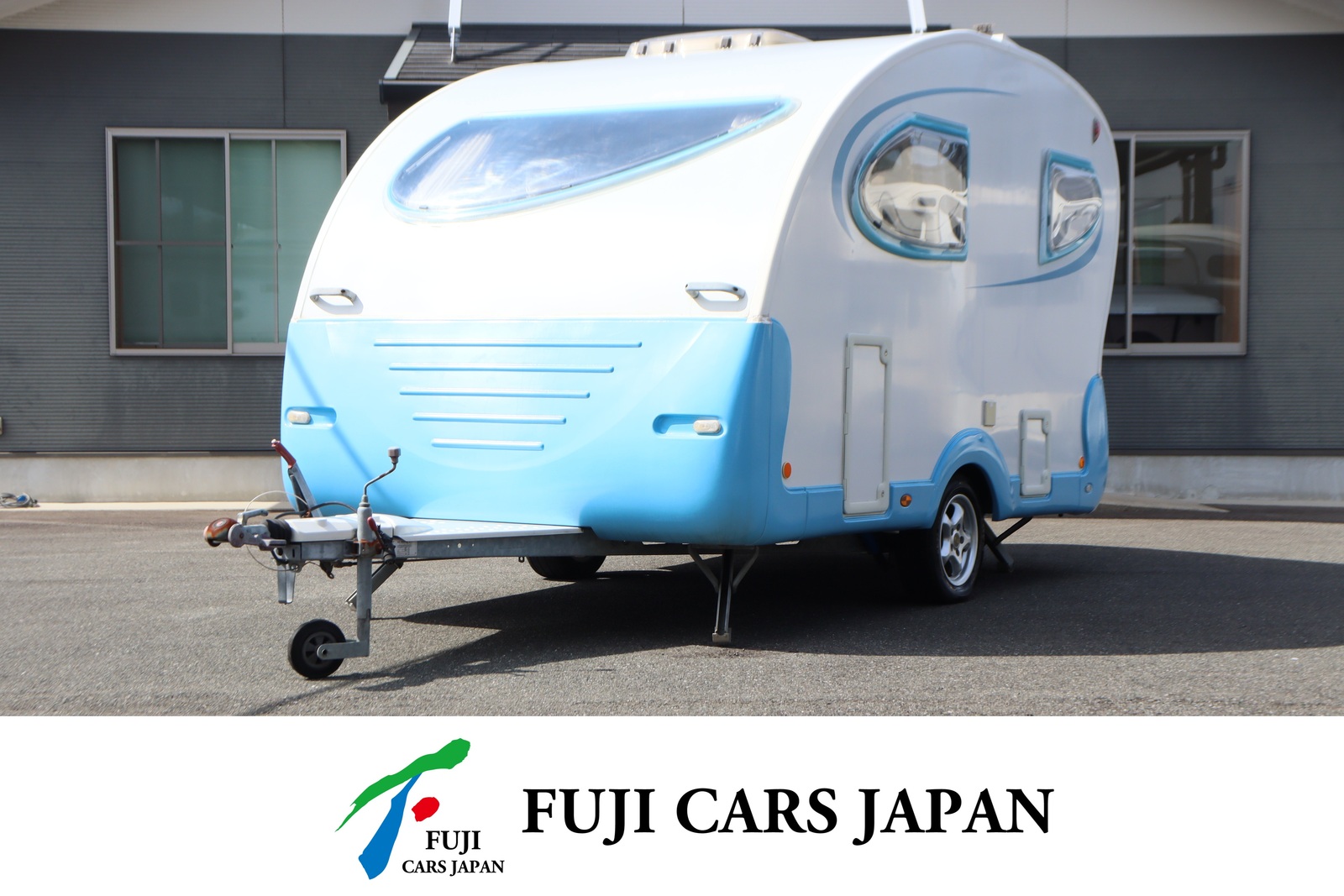 キャンピングカー トレーラー アドリア アクション341PH　ソーラーパネル