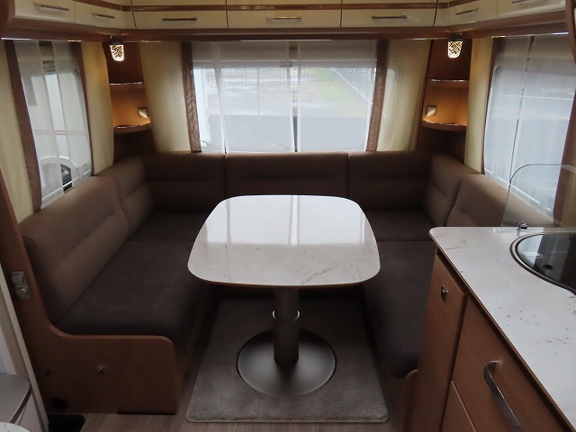 キャンピングカー トレーラー ﾌｪﾝﾄｷｬﾗﾊﾞﾝ ｵﾊﾟｰﾙ550要牽引免許 家庭用AC