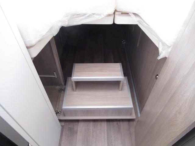 キャンピングカー バンコン ﾍﾞﾝﾂ　ｽﾌﾟﾘﾝﾀｰ417CDI　KABEVAN 690LB
