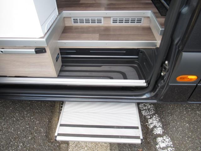 キャンピングカー バンコン ﾍﾞﾝﾂ　ｽﾌﾟﾘﾝﾀｰ417CDI　KABEVAN 690LB