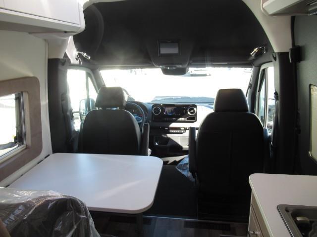 キャンピングカー バンコン ﾍﾞﾝﾂ　ｽﾌﾟﾘﾝﾀｰ417CDI　KABEVAN 690LB